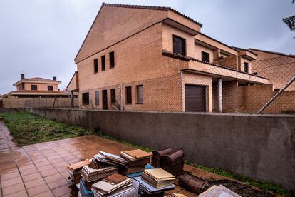 Una promoción de vivienda sin acabar en Griñón (Madrid), esta semana.
