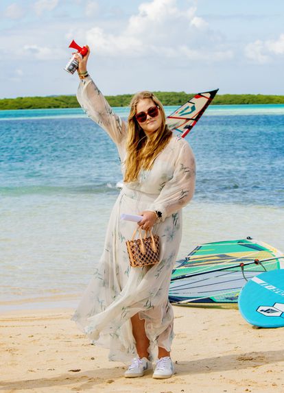 La princesa Amalia durante la demostración de los deportes de agua que se practican en el país caribeño. 
