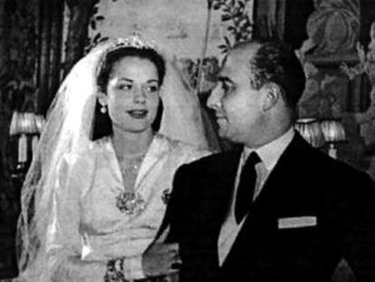 Carmen Villalonga y Julio, Mu&ntilde;oz, en su boda en 1946.