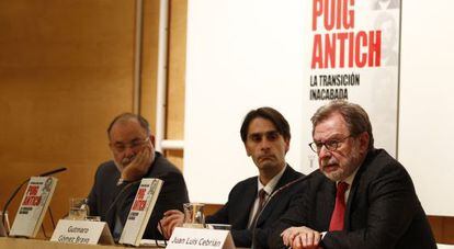 Juan Luis Cebrian y Angel Juanes, presentan el libro Puig Antich, la transición inacabada, de Gutmaro Gomez Bravo.