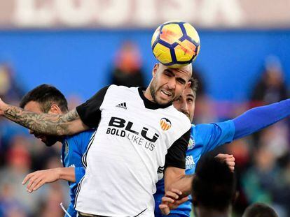 Zaza intenta un remate