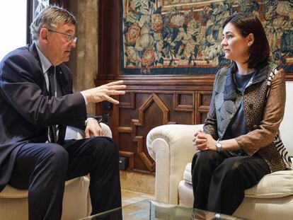 La ministra de Sanidad, Carmen Montón, durante su reunión con el presidente de la Generalitat, Ximo Puig.