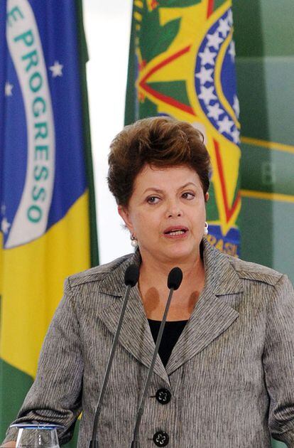 La presidenta brasileña, Dilma Rousseff, ayer durante la toma de posesión del nuevo ministro de Defensa, Celso Amorim