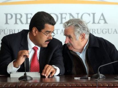 Nicol&aacute;s Maduro y Jos&eacute; Mujica, durante la conferencia de prensa.
