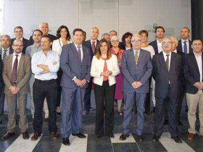 Susana D&iacute;az, con representantes de la econom&iacute;a social andaluza.