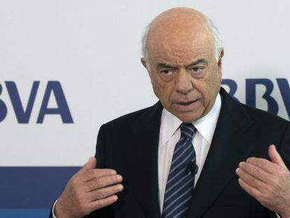 El presidente del BBVA, Francisco Gonz&aacute;lez, durante la Junta General de Accionistas de la entidad bancaria en la que ha sido reelegido como consejero ejecutivo por otros tres a&ntilde;os. EFE/Miguel To&ntilde;a