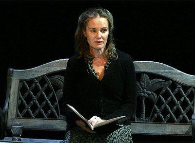 Jessica Lange, en el papel de Colometa, en el Baryshnikov Arts Center de Nueva York.