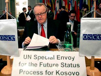 El negociador Martti Ahtisaari, antes de su intervención ante el Consejo Permanente de la OSCE ayer en Viena.