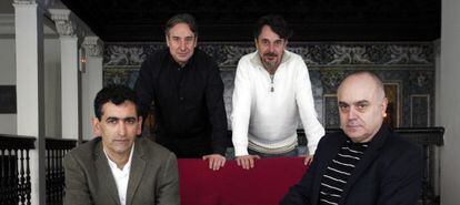 De izquierda a derecha: Juan Mayorga, Juanjo Puigcorb&eacute;, Pere Ponce y Juan Jos&eacute; Afonso, ayer en el hotel de Las Letras de Madrid. 