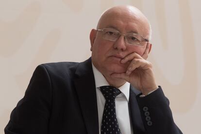 David Colmenares Páramo durante la firma de un convenio de colaboración para la actualización de la e.firma en junio de 2019