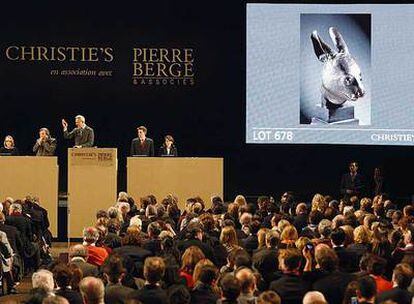 Subasta de una de las dos piezas chinas de la colección de Yves Saint Laurent reclamadas por Pekín.