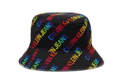 Bucket hat con estampado pride de Calvin Klein Jeans, a la venta en Zalando.es (44,95 €).