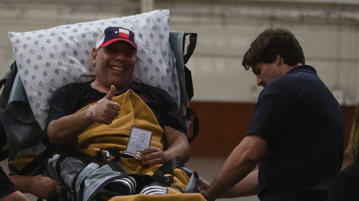 “Libre al fin, gracias a Dios”: los estadounidenses liberados por Venezuela vuelven a su país | Internacional