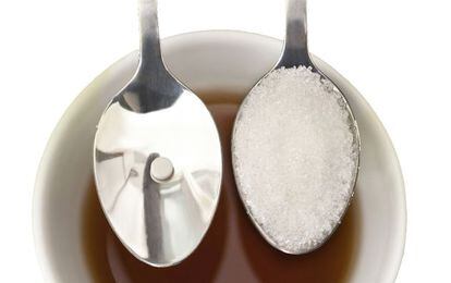 El poder endulzante de la sacarina es de 300 a 500 veces mayor que el del azúcar.