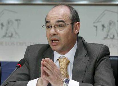 Francisco Jorquera, durante la rueda de prensa en la que ha anuciando que BNG formará grupo con IU-ICV y ERC