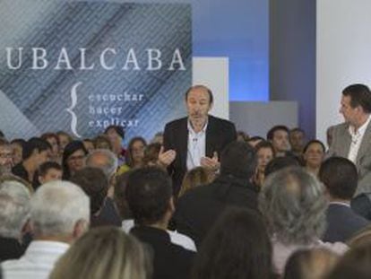 Rubalcaba, durante su intervención en un encuentro con simpatizantes en Vigo.