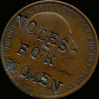 Penique de Eduardo VII grabado con una reivindicación sufragista en defensa del derecho al voto de las mujeres