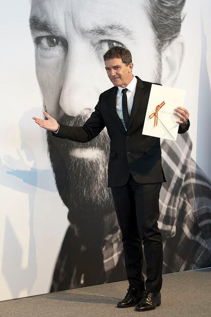 Antonio Banderas, protagonista de la segunda jornada del certamen al recibir el Premio Nacional de Cinematografía.