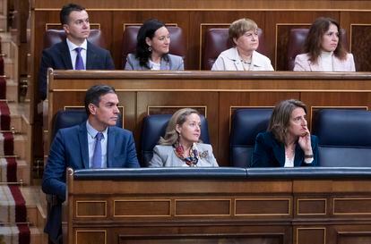 Sánchez, Calviño y Ribera, durante la sesión de control al Gobierno en el Congreso de este miércoles. 