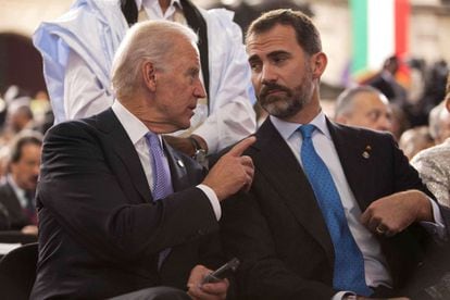 Entre los asistentes a la toma de posesión se encontraban el vicepresidente de EE UU, Joe Biden, y el príncipe Don Felipe.