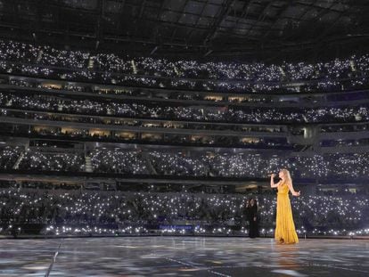Taylor Swift, en un recital de su gira The Eras Tour en agosto de  2023 en Inglewood (California).