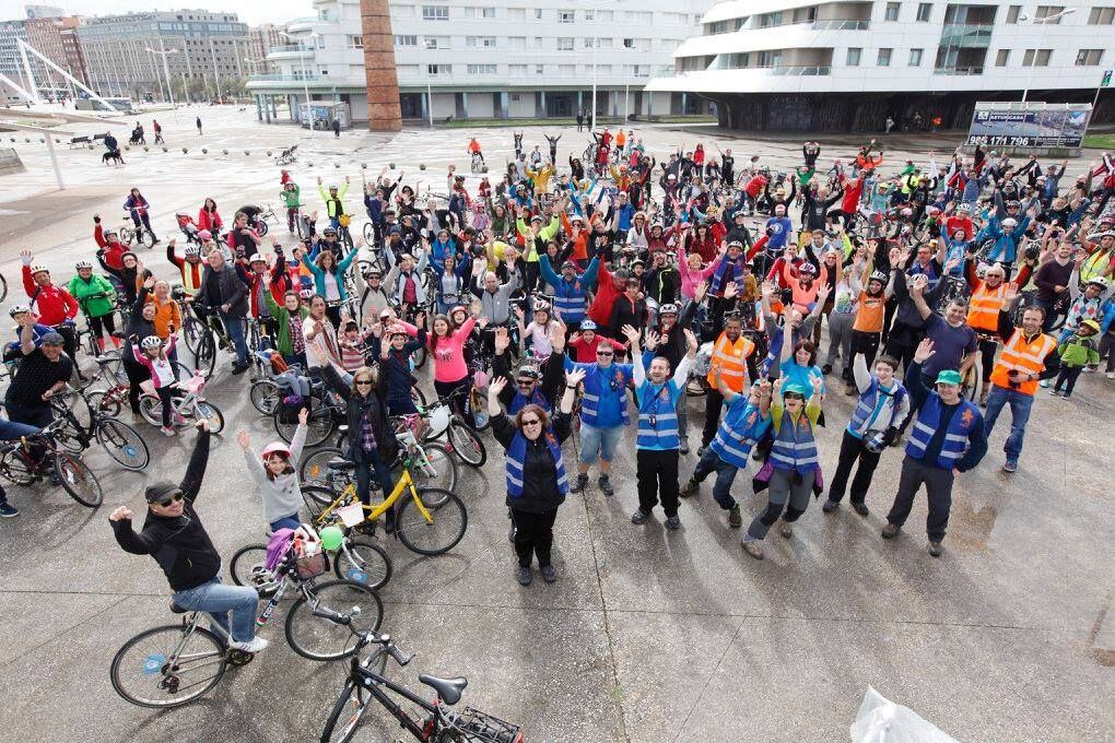 Una marcha del proyecto 30 días en bici, en Gijón. 
