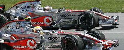 Los McLaren de Lewis Hamilton (en primer término) y Fernando Alonso, en el Gran Premio de Canadá de F-1, que ganó el inglés.