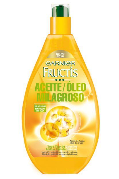 El final de las vacaciones es el momento en que más necesario se hace reparar los estragos del mar, el sol y el cloro en el cabello. Para ello ha lanzado Garnier su El final de las vacaciones es el momento en que más necesario se hace reparar los estragos del mar, el sol y el cloro en el cabello. Para ello ha lanzado Garnier su nueva gama Nutri Repair 3, creada para reparar y renovar la salud y el aspecto del pelo seco y dañado. En ella destaca el Aceite Milagroso que contiene aceite de argán, una verdadera cura para el cabello dañado. Se aplica directamente en seco y al momento se nota su acción suavizante, aporta brillo y sedosidad. Se puede aplicar tantas veces como se quiera, antes o después de lavar, y cuesta 7,95 euros.