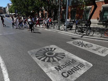 La Carrera de San Jerónimo, una vez en marcha el área restringida de Madrid Central.