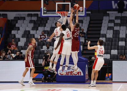 España pierde contra Letonia y se mete en un buen lío