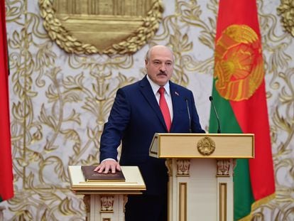 Aleksandr Lukashenko, este miércoles, en su toma de posesión como presidente bielorruso, en el palacio presidencial de Minsk.