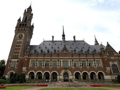 El Palacio de la Paz de La Haya, sede de la Corte Internacional de Justicia, donde se ha emitido hoy la sentencia sobre la independencia de Kosovo.