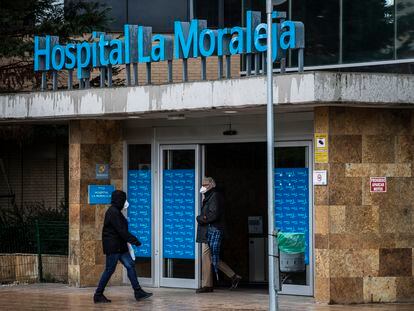 La entrada del Hospital de Sanitas de La Moraleja, en Madrid, el pasado marzo.