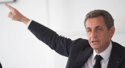 Nicolas Sarkozy, durante la entrevista este martes en la sede de Los Republicanos en Par&iacute;s.