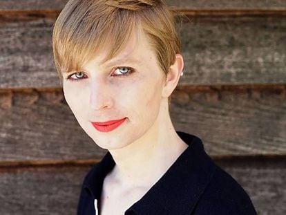 Foto de Chelsea Manning publicada en su cuenta de Twitter al día siguiente de salir de prisión.