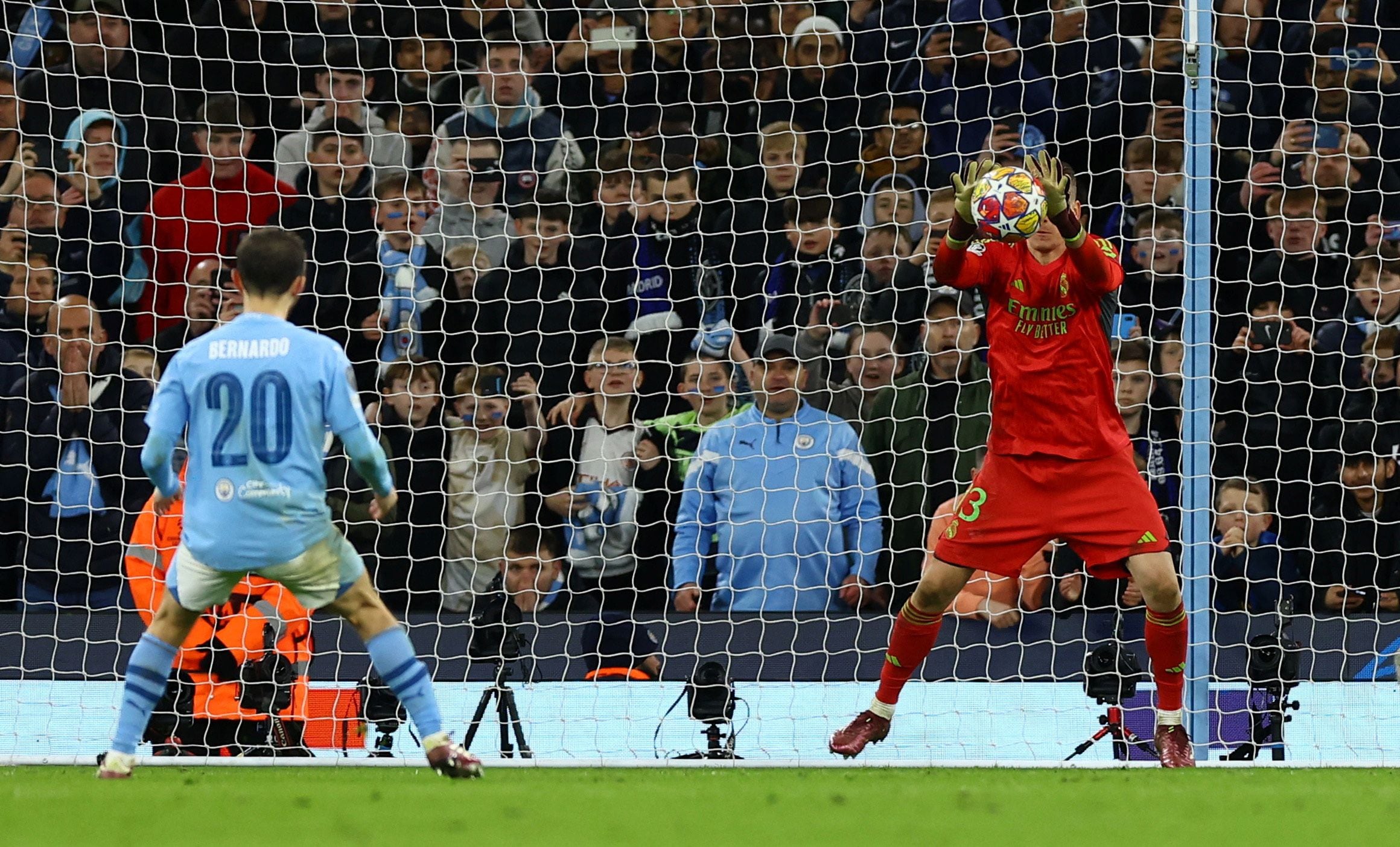 Por qué Lunin no se tiró en el penalti de Bernardo Silva y cambió la tanda: el gol de RDT que le convenció de aguantar