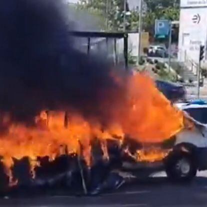 “Ha pasado por mi lado envuelto en llamas”: un camión sin conductor causa el pánico en la M-11 en Madrid