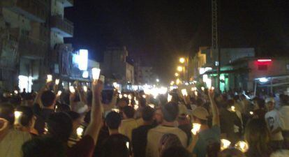 Imagen tomada con un móvil de una manifestación contra el régimen sirio en la ciudad de Camishli, en el noreste del país.