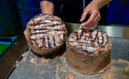 La elaboración de la anchoa, en la que la sal es clave, se asemeja al procesado del jamón ibérico.