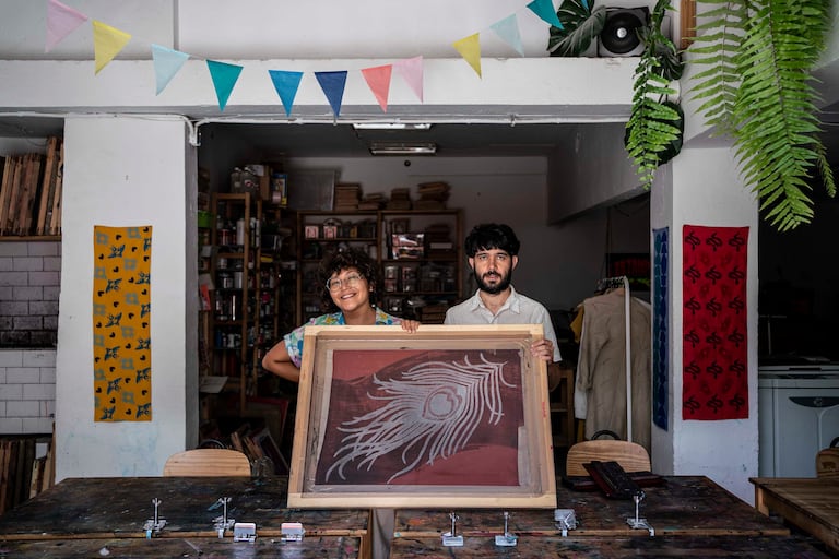 Gabriela Rodriguez y Xavier Robledo, creadores de Fábrica de Texturas en Madrid.