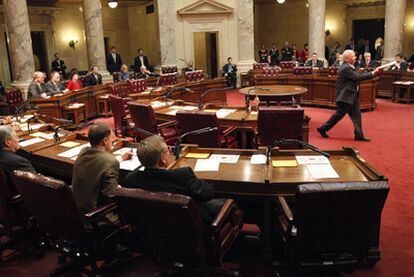 El Gobernador Scott Walker, en el Senado de Wisconsin.