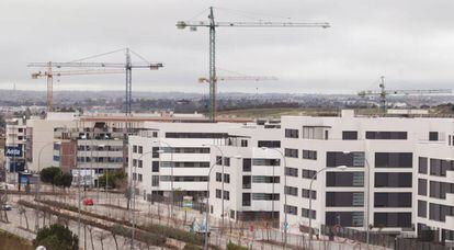 Construcción de bloques de vivienda nueva en el PAU Arroyo del Fresno de Madrid.
