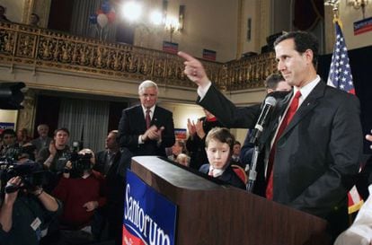 El candidato Rick Santorum al comienzo de uno de sus discursos de campaña en Pittsburgh, Pennsylvania