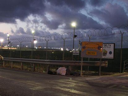 Vista de una entrada de la base naval de Guantánamo en Cuba