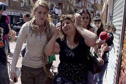 La madre de Viorela, la víctima mortal número 18 de la violencia de género en España en 2011, se lamenta tras conocer la noticia.
