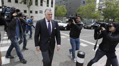 Luis Bárcenas saliendo de los juzgados de Plaza de Castilla.