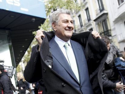 Jes&uacute;s Posada, ayer a la salida de la sede nacional del PP, en la calle de G&eacute;nova de Madrid.