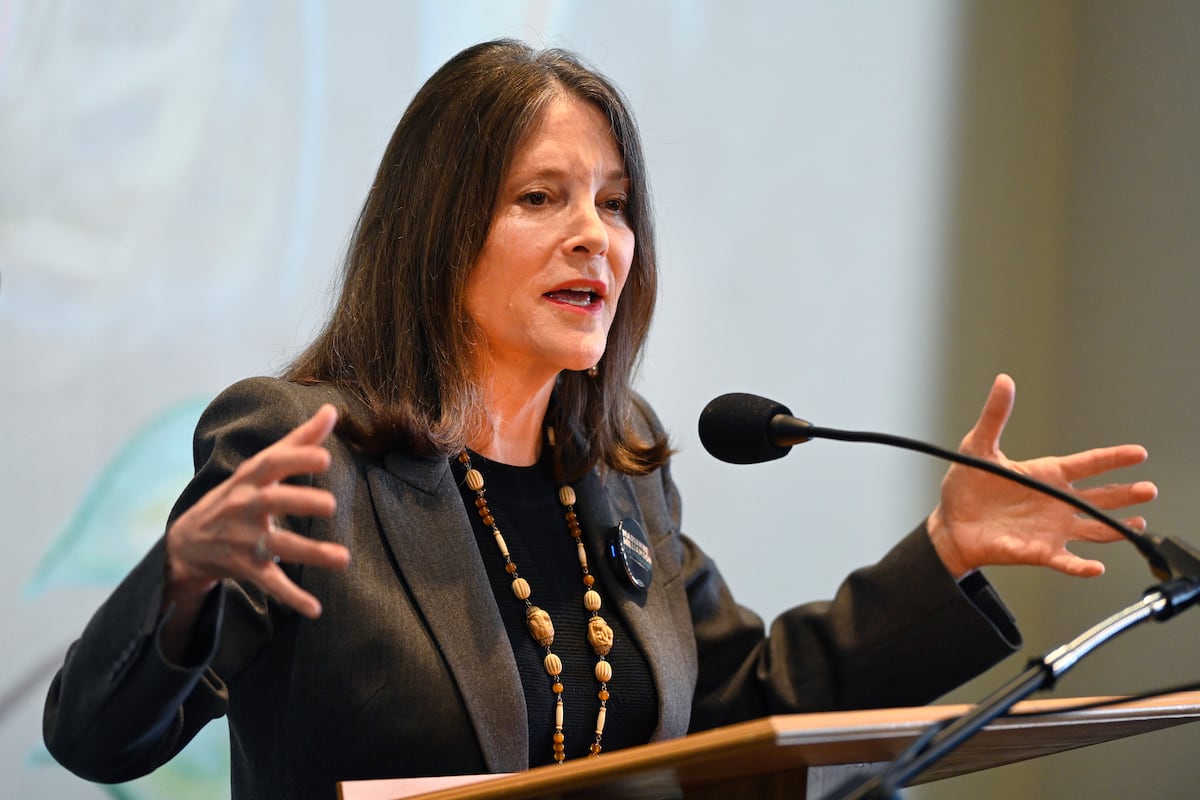 Marianne Williamson se retira de las primarias demócratas y deja a Biden el camino aún más libre | Elecciones USA