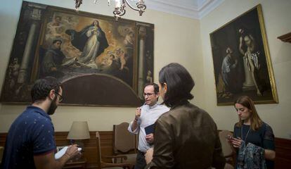 'Aparición de la Inmaculada a fray Juan de Quirós', de Murillo. Al lado, 'San Pedro ante Cristo atado a la columna', de Zurbarán.