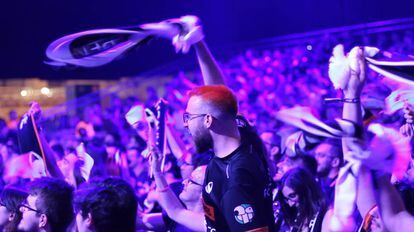 Un aficionado del equipo X6tence, durante una competición.